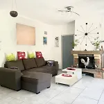 Galejade In A Quiet Location With Garden - On The Heights Of