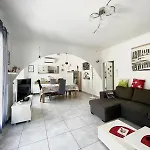 Galejade In A Quiet Location With Garden - On The Heights Of Casa vacanze Tolone
