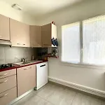 Galejade In A Quiet Location With Garden - On The Heights Of Casa vacanze Tolone