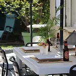 Galejade In A Quiet Location With Garden - On The Heights Of Casa vacanze *
