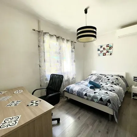 Galejade In A Quiet Location With Garden - On The Heights Of Hébergement de vacances *