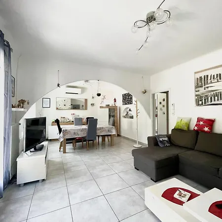 Galejade In A Quiet Location With Garden - On The Heights Of Hébergement de vacances Toulon
