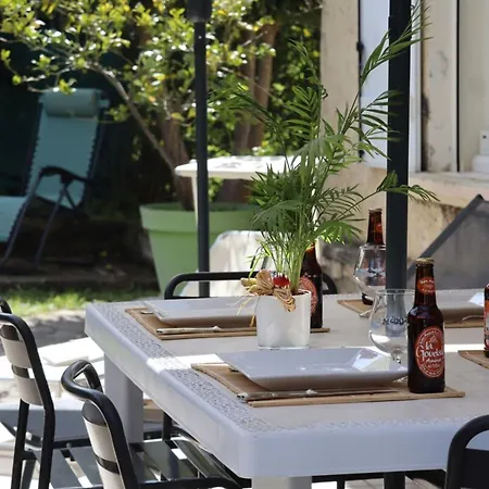 Galejade In A Quiet Location With Garden - On The Heights Of Hébergement de vacances *